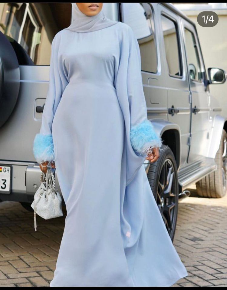 Aisha Feathery Abaya