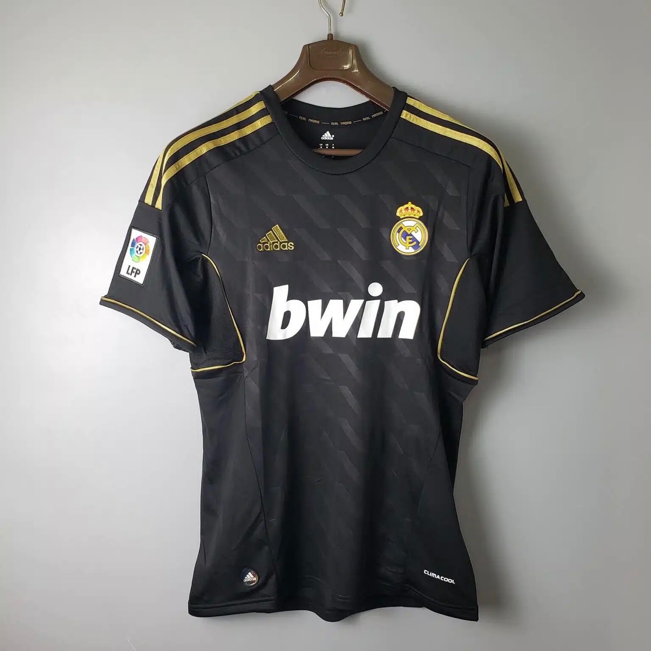 Real Madrid Away Retro 2011/12 - Fan Version