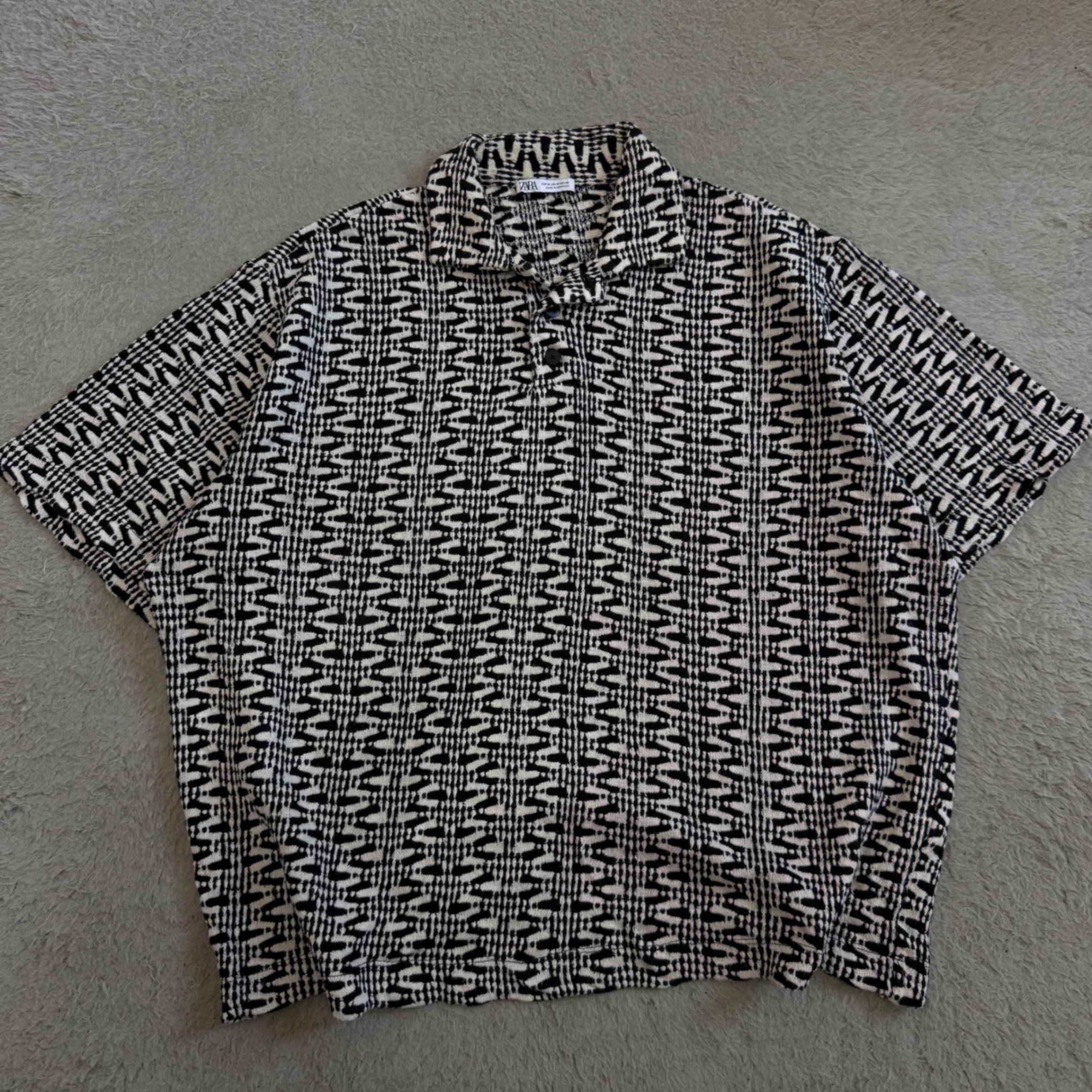 Zara classic Ribbed polo shirt- Medium/ large