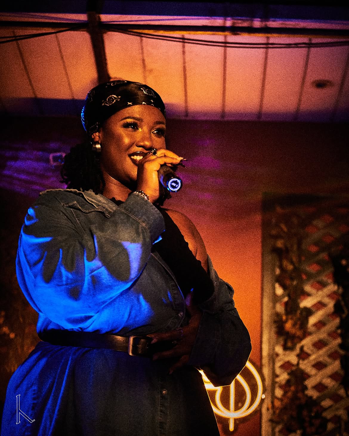 Titi Owusu — Scripts & Sound Live session still
