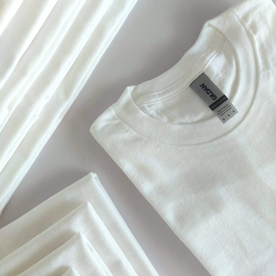 WHITE GILDAN TSHIRT(PLAIN)