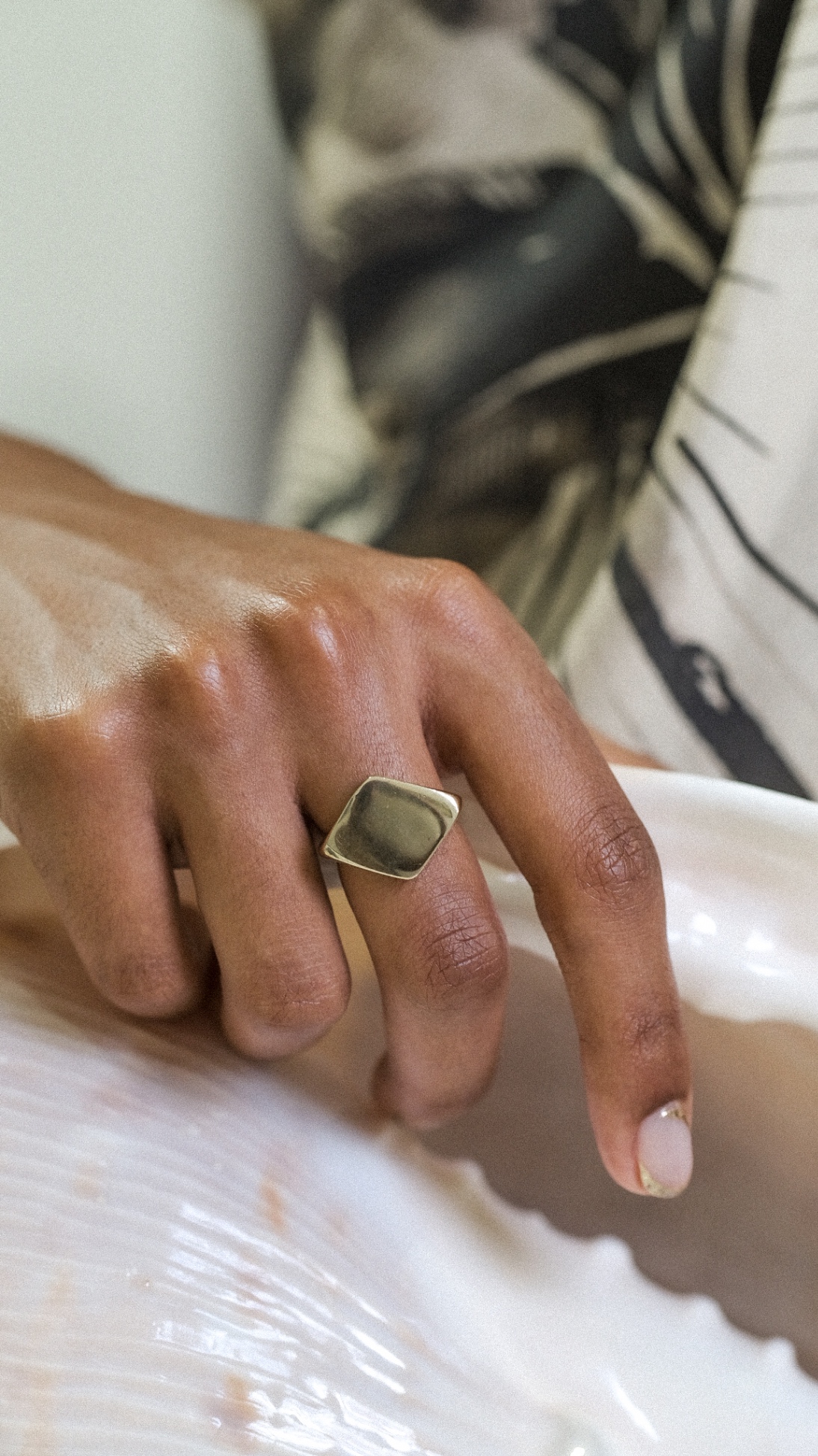 T signet ring