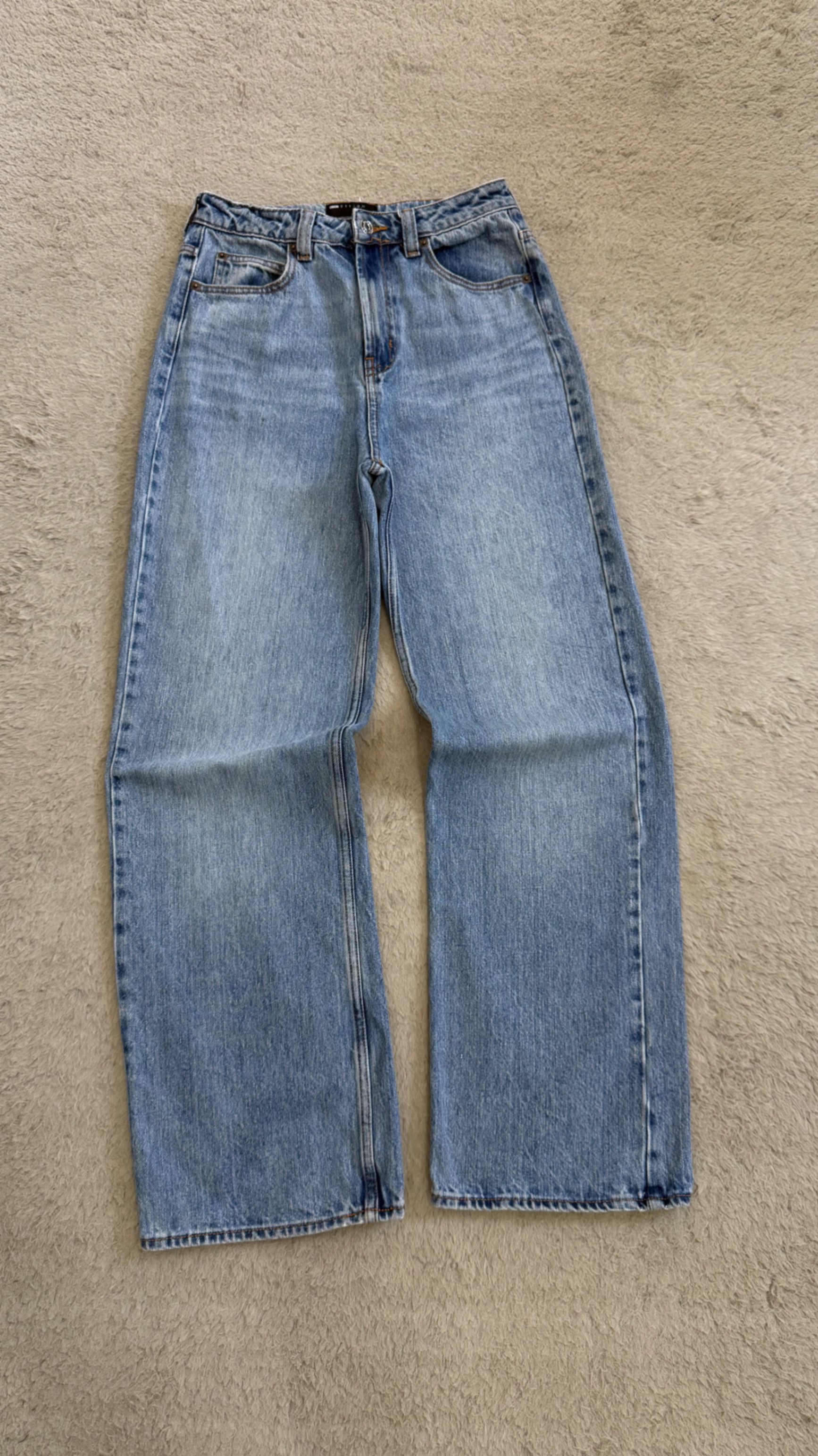 Straightleg jeans- waist 26/28